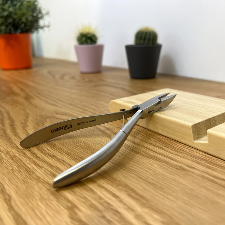 Pince à ongles - Coupe droite - 13 cm - Mors plats 16 mm - Ressort tournant - Inox - Essential by My Podologie Essential 
